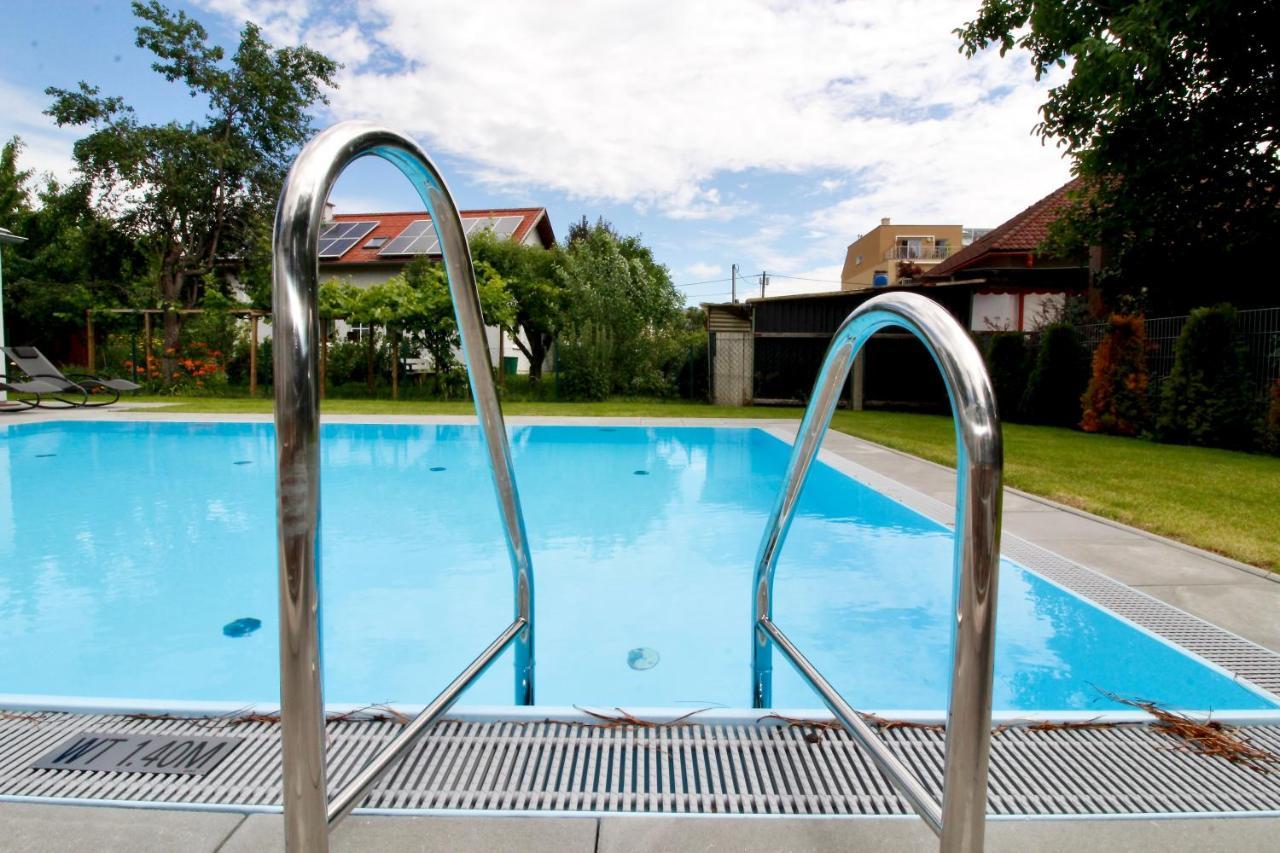 וינה Maureen Lovely 2 Bedroom Unit With Community Pool מראה חיצוני תמונה